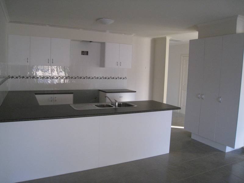 27 Mons Parade, Noble Park VIC 3174