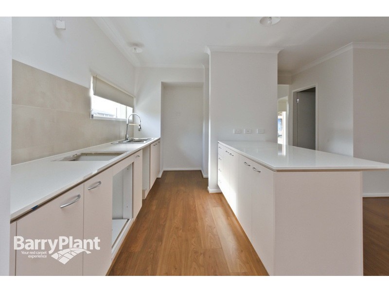 41 Red Brush Drive, Keysborough VIC 3173