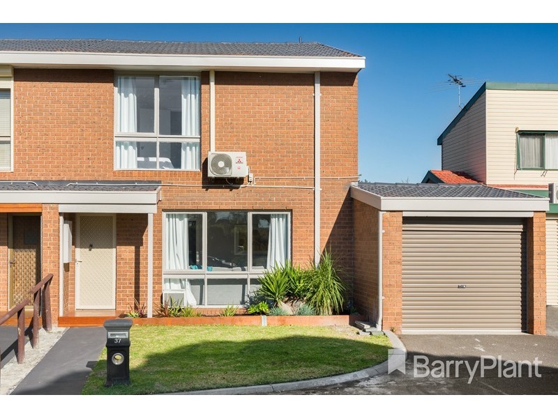 37 Oakwood Drive, Keysborough VIC 3173