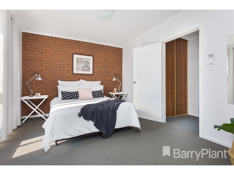 37 Oakwood Drive, Keysborough VIC 3173