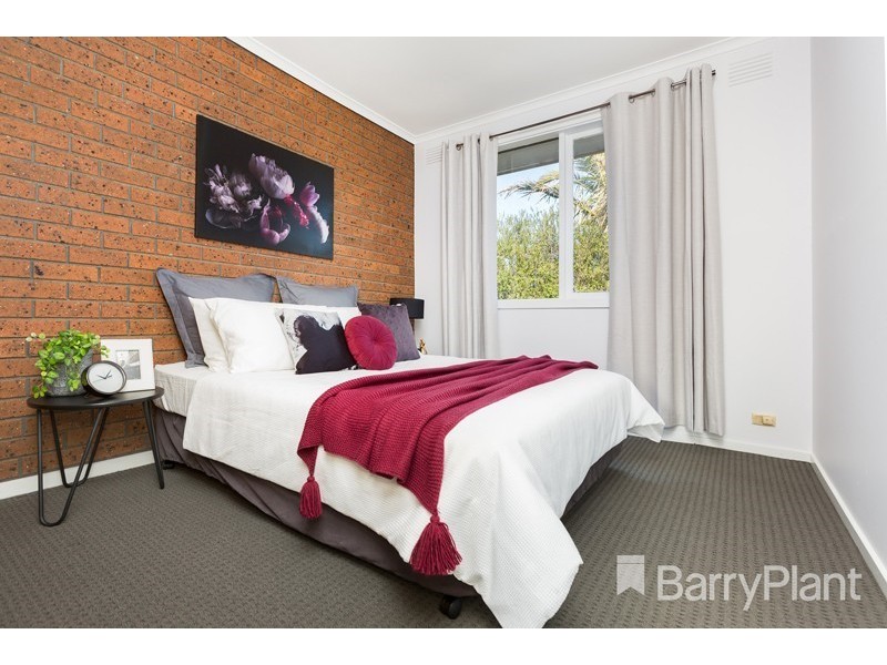 37 Oakwood Drive, Keysborough VIC 3173