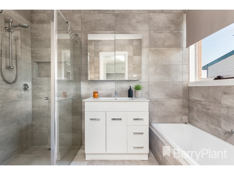 37 Oakwood Drive, Keysborough VIC 3173