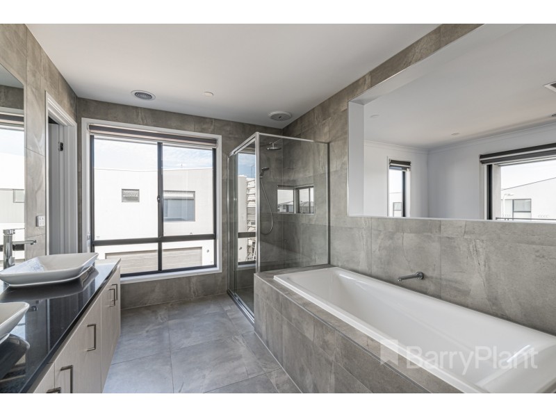 28 Pebble Avenue, Lyndhurst VIC 3975