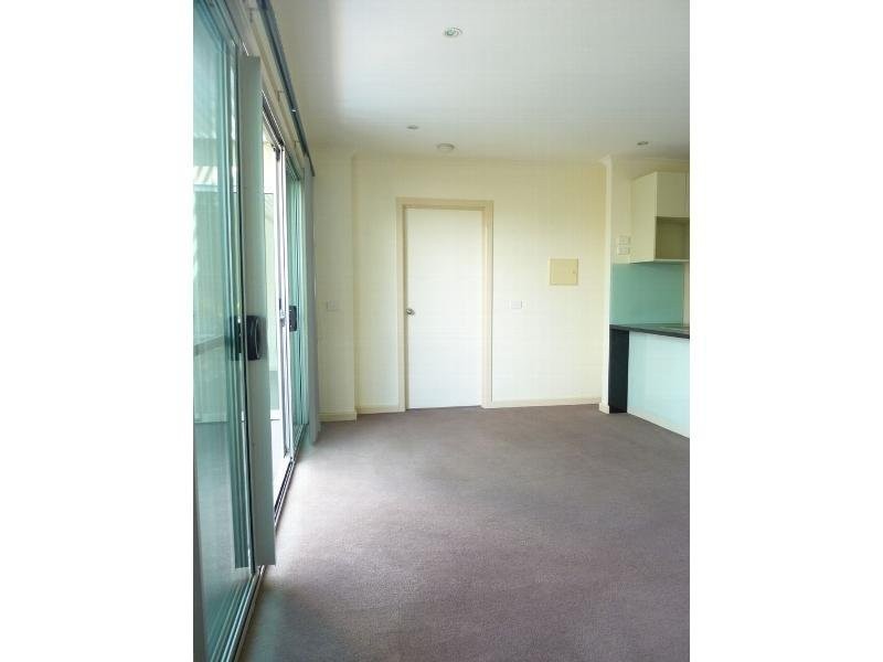 14/8 St James Ave, Springvale VIC 3171