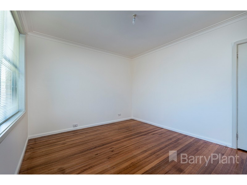 33a Kingswood Cres, Noble Park North VIC 3174