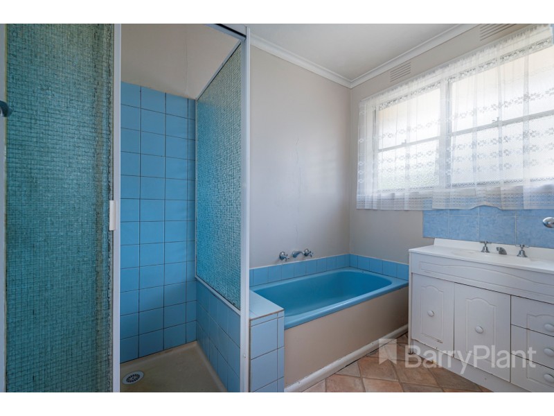 33a Kingswood Cres, Noble Park North VIC 3174