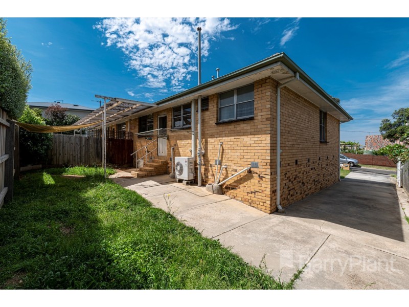 33a Kingswood Cres, Noble Park North VIC 3174