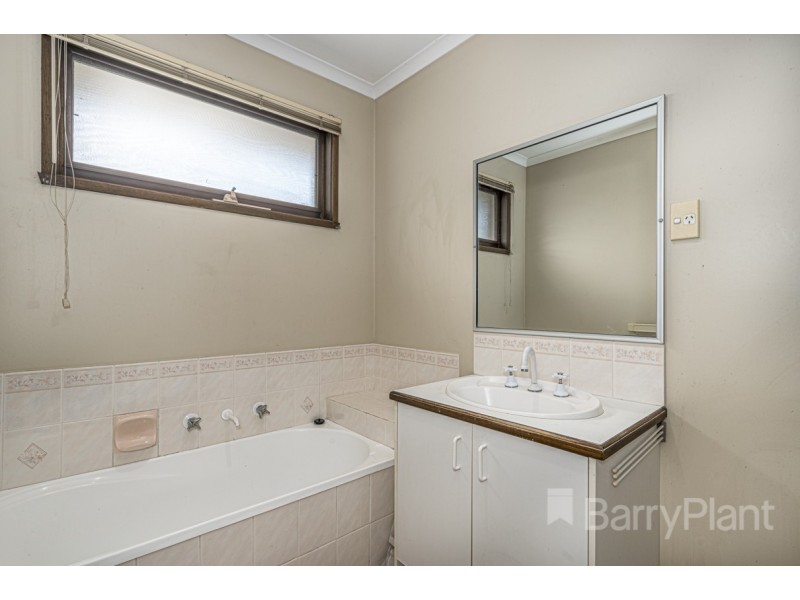 25 Insignia Crescent, Berwick VIC 3806