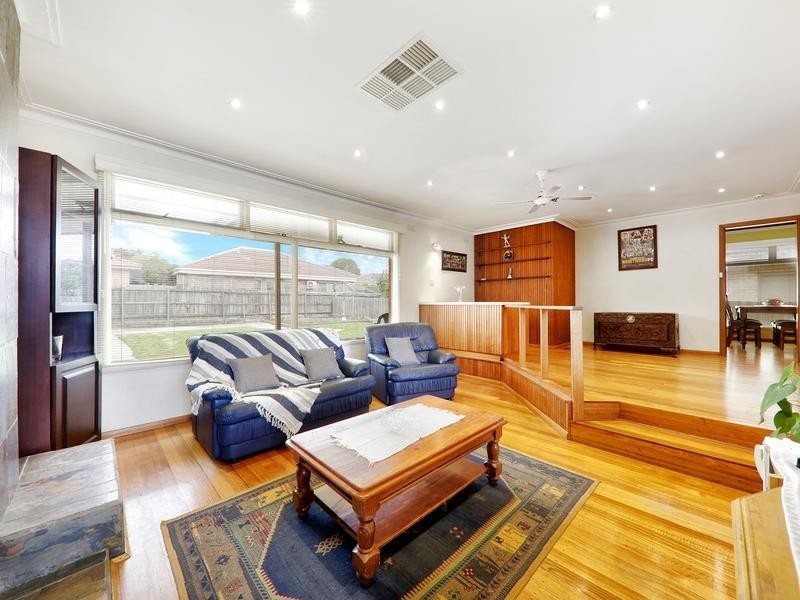 21 Caledonia Crescent, Mulgrave VIC 3170