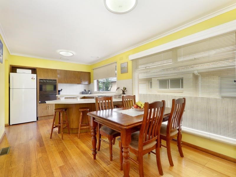21 Caledonia Crescent, Mulgrave VIC 3170