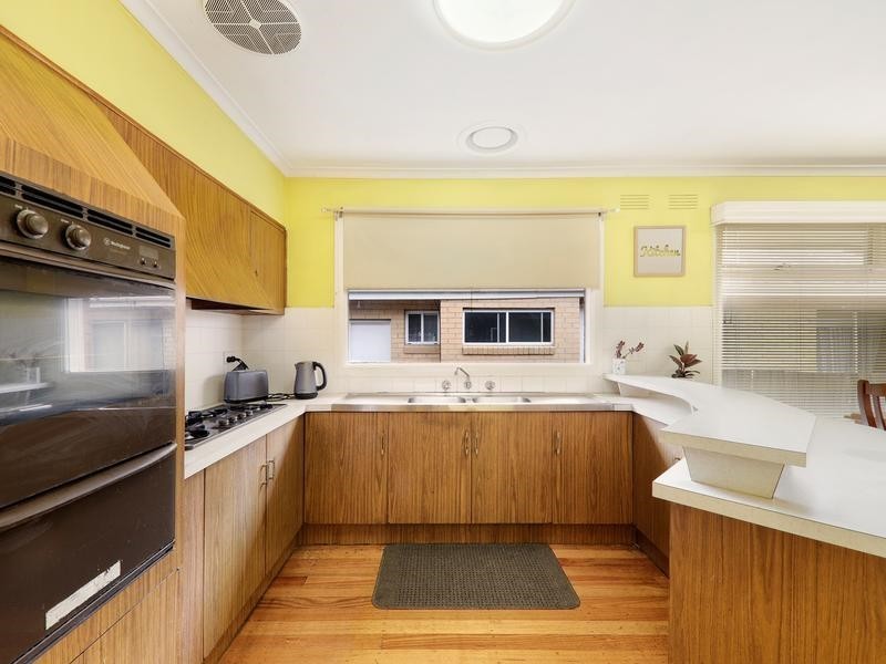 21 Caledonia Crescent, Mulgrave VIC 3170