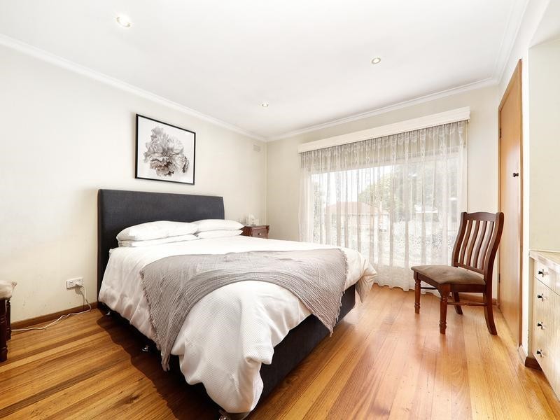 21 Caledonia Crescent, Mulgrave VIC 3170