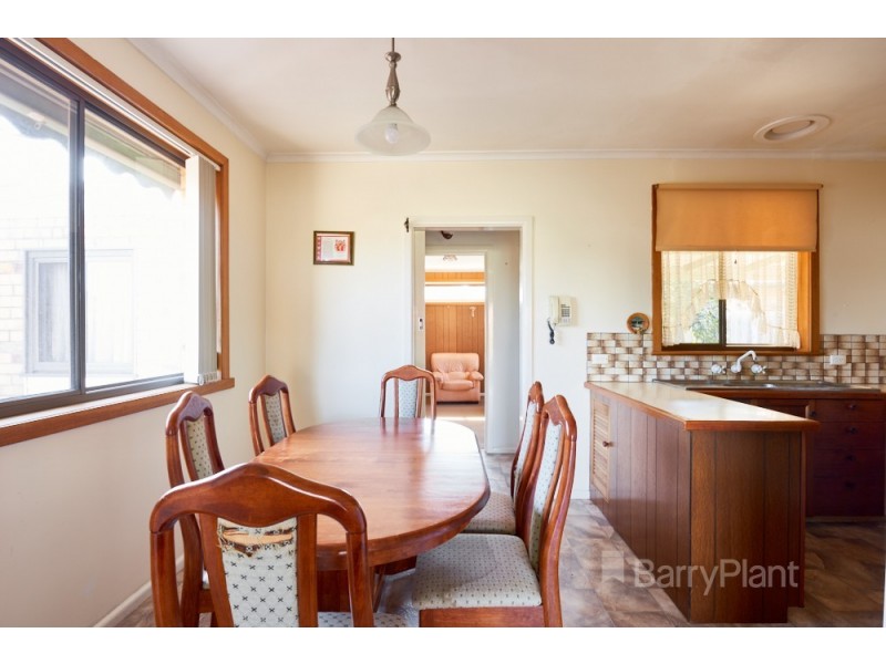 1 Neville Crt, Springvale VIC 3171
