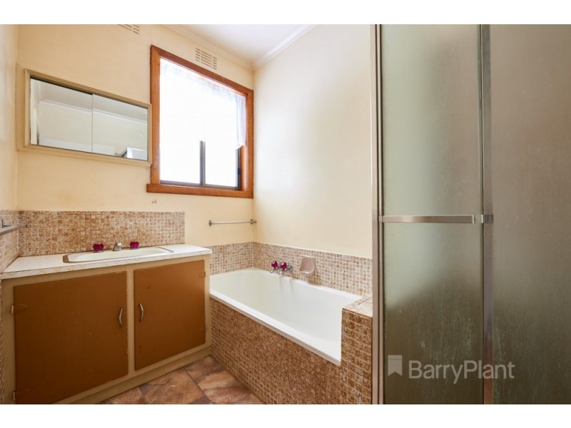 1 Neville Crt, Springvale VIC 3171