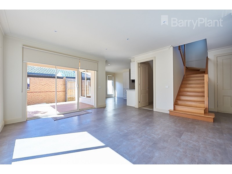 2/67 Willesden Road, Hughesdale VIC 3166