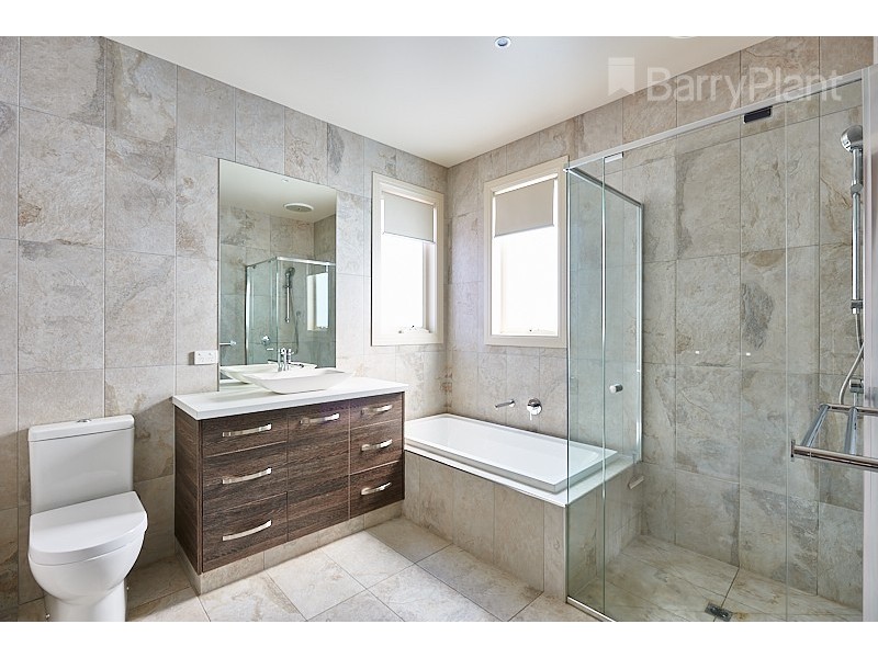 2/67 Willesden Road, Hughesdale VIC 3166