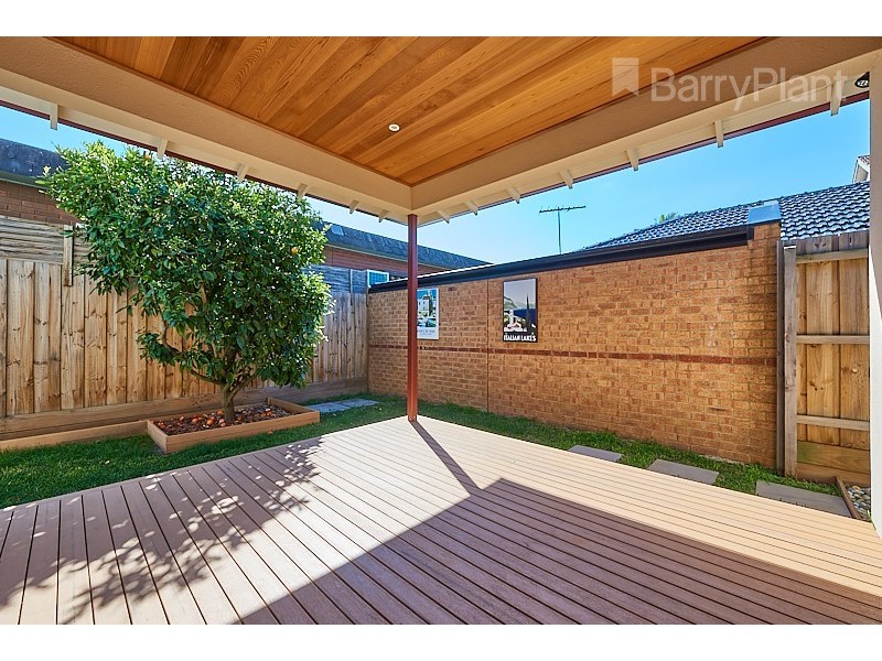 2/67 Willesden Road, Hughesdale VIC 3166
