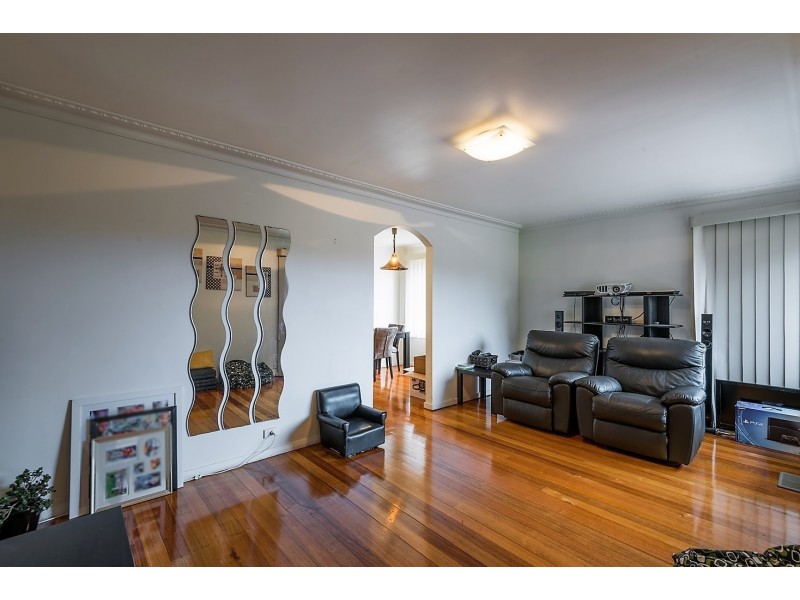 13 Glencoe Grove, Dandenong North VIC 3175