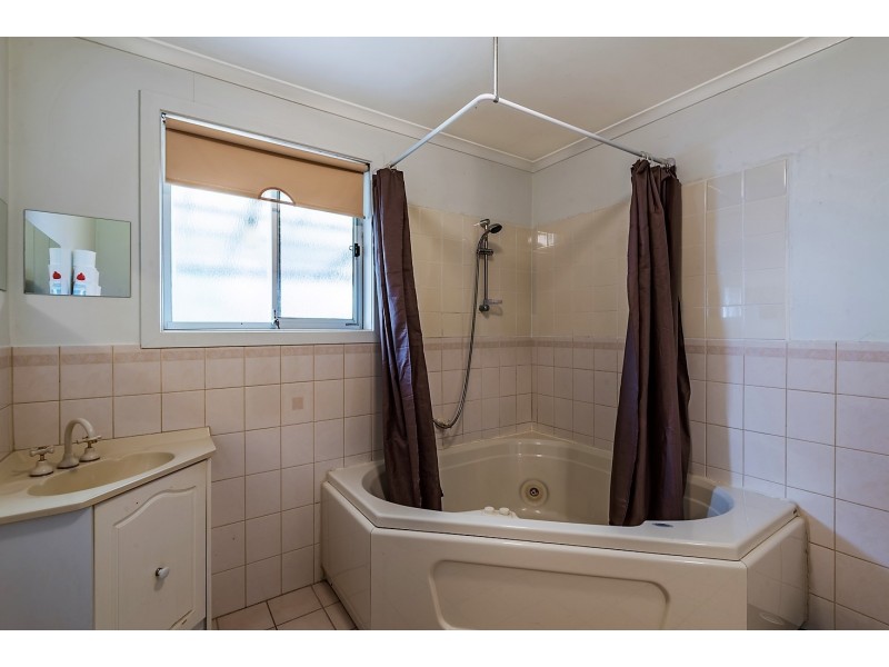 13 Glencoe Grove, Dandenong North VIC 3175