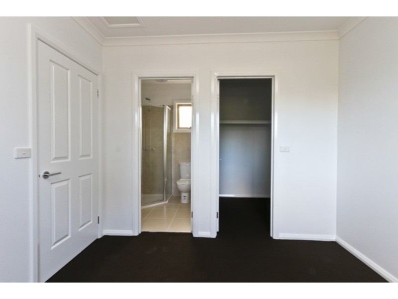 1/37 Ellt Cres, Noble Park VIC 3174