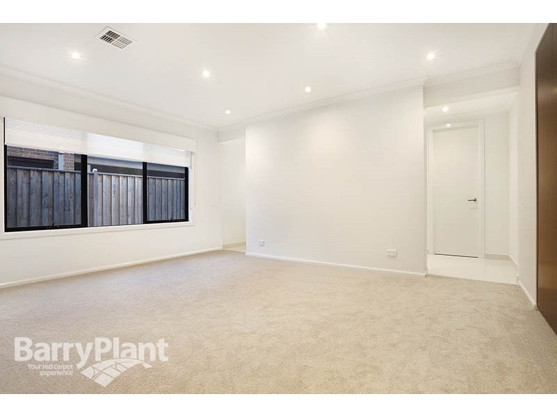 27 Trebilco Avenue, Keysborough VIC 3173