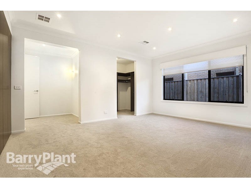 27 Trebilco Avenue, Keysborough VIC 3173