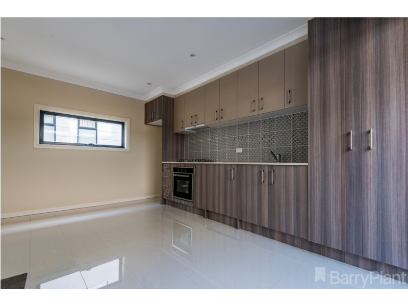 8/7 McFarlane Crescent, Dandenong VIC 3175