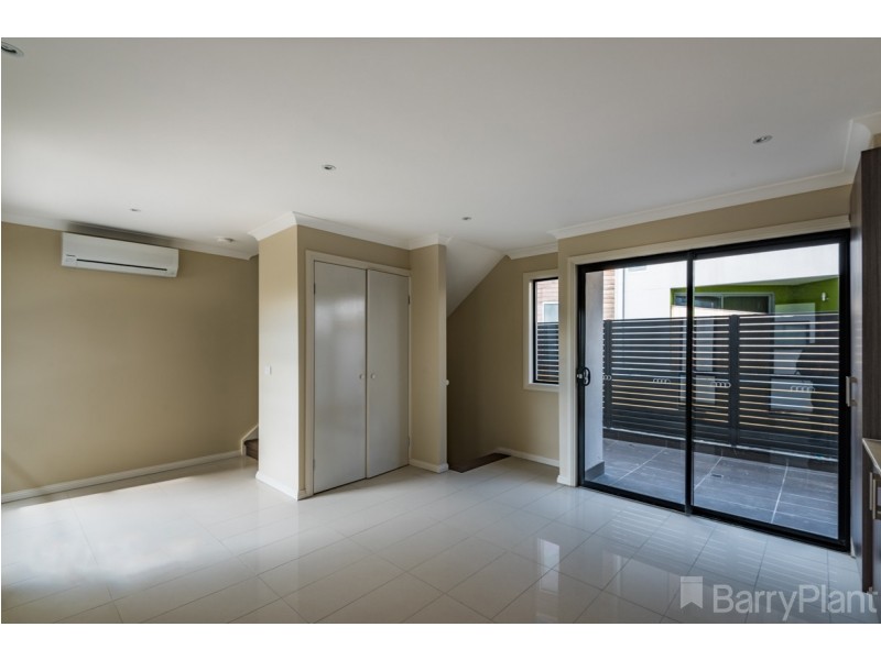 8/7 McFarlane Crescent, Dandenong VIC 3175
