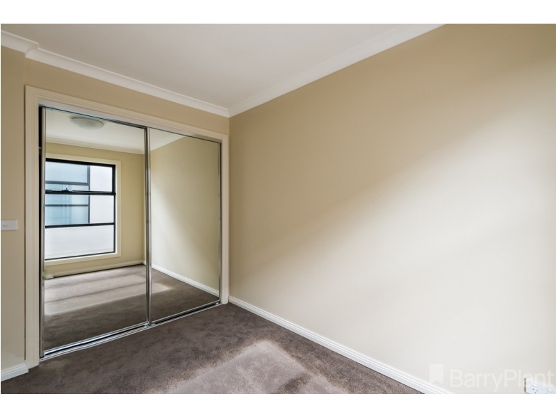 8/7 McFarlane Crescent, Dandenong VIC 3175