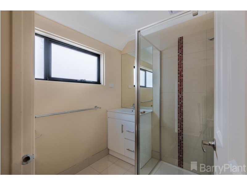 8/7 McFarlane Crescent, Dandenong VIC 3175