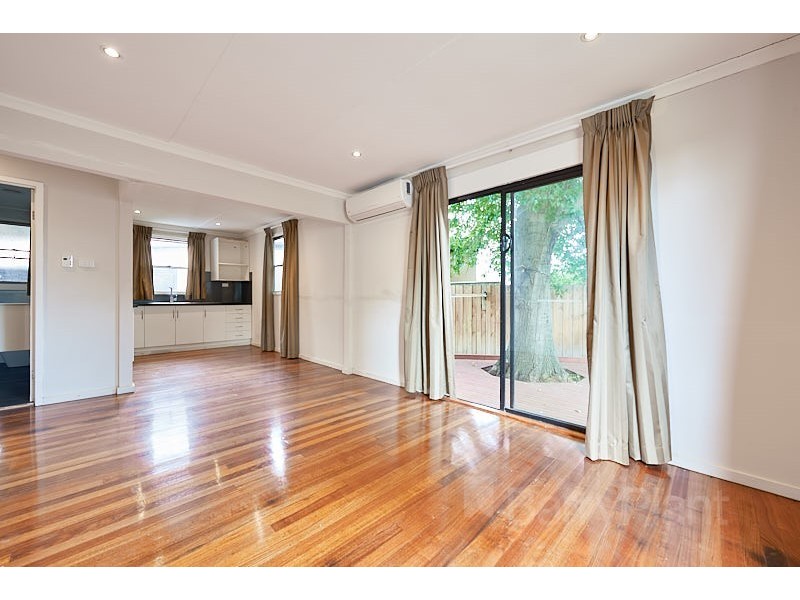 1/10 Camphor Court, Doveton VIC 3177