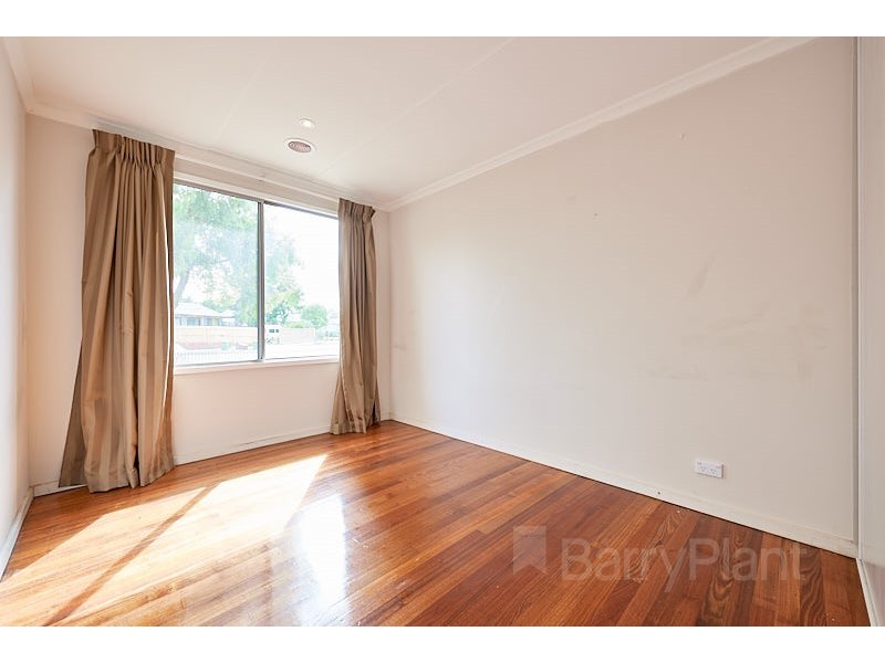 1/10 Camphor Court, Doveton VIC 3177