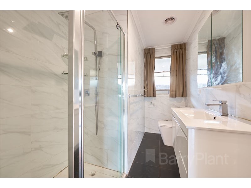 1/10 Camphor Court, Doveton VIC 3177