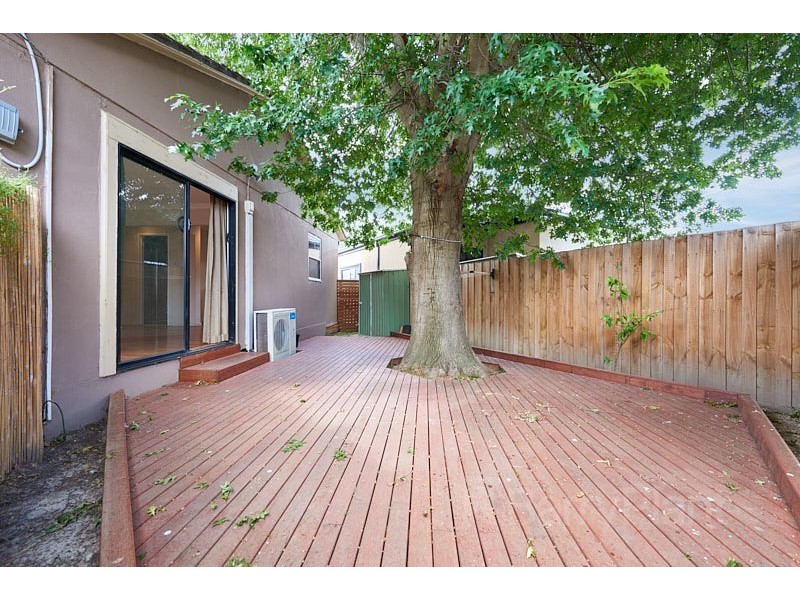 1/10 Camphor Court, Doveton VIC 3177