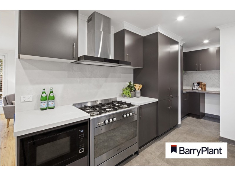 4 Stradbroke Crt, Noble Park North VIC 3174