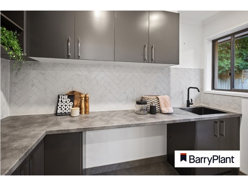 4 Stradbroke Crt, Noble Park North VIC 3174