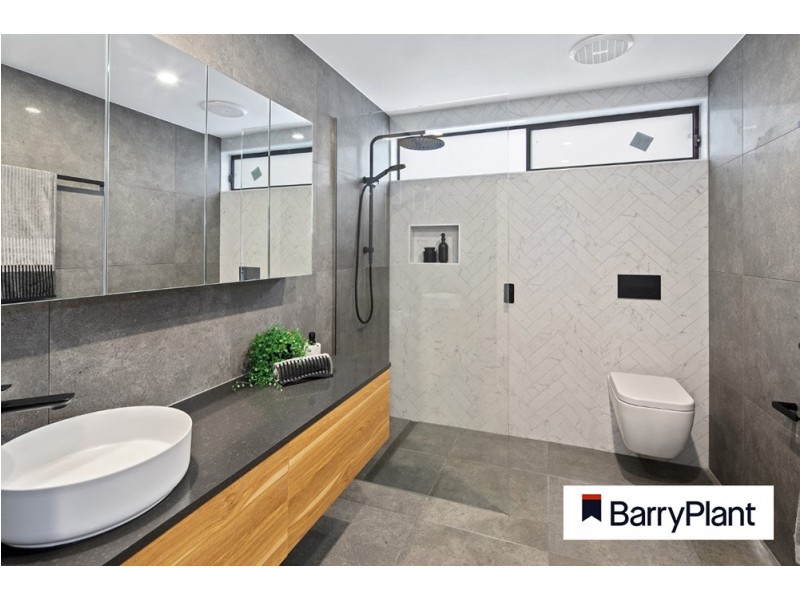 4 Stradbroke Crt, Noble Park North VIC 3174