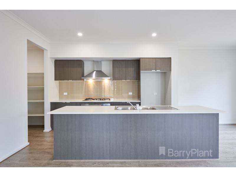 2 Emily Promenade, Keysborough VIC 3173