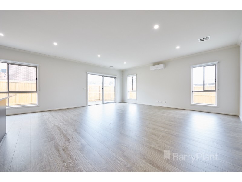 2 Emily Promenade, Keysborough VIC 3173