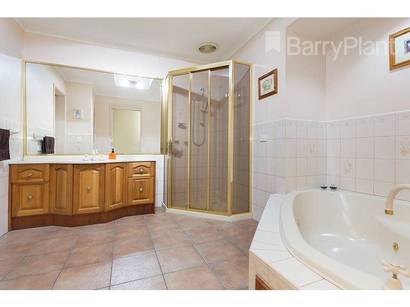 5 Barrington Close, Keysborough VIC 3173