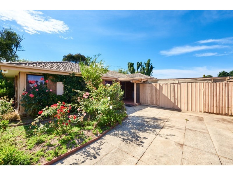 10 Tayport Gardens, Endeavour Hills VIC 3802
