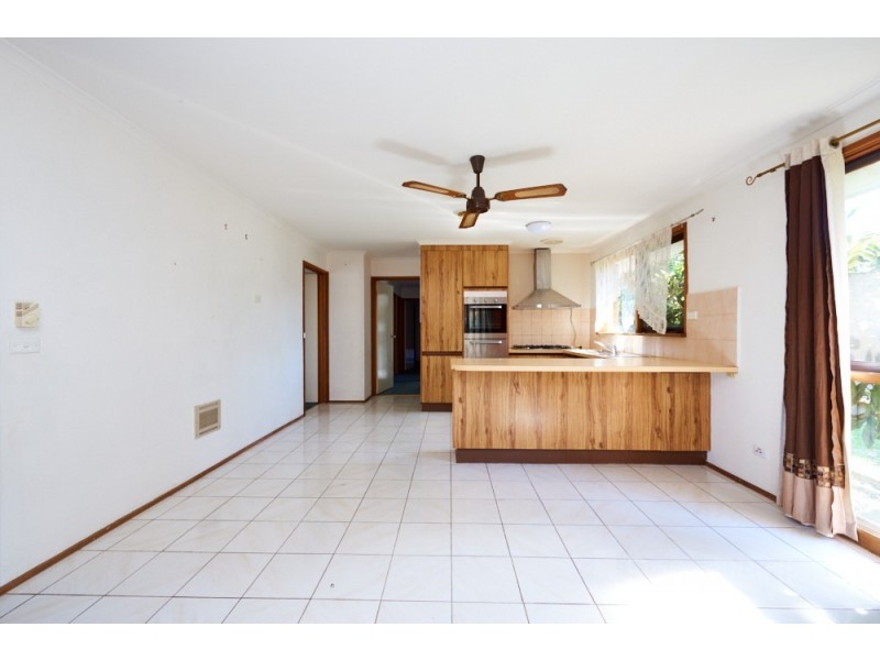 10 Tayport Gardens, Endeavour Hills VIC 3802
