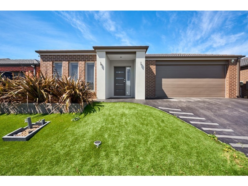 5 Tipperary Way, Cranbourne East VIC 3977