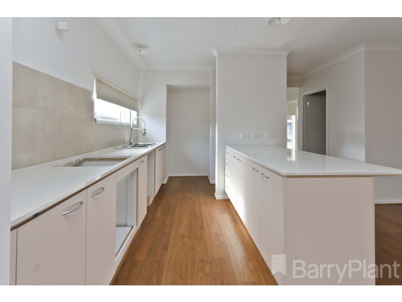 41 Red Brush Drive, Keysborough VIC 3173