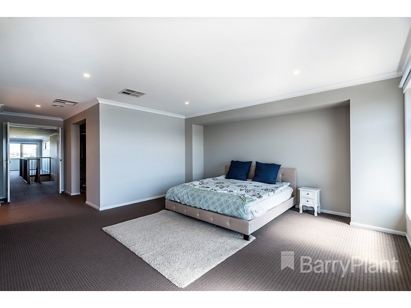 28 Burnham Crescent, Keysborough VIC 3173