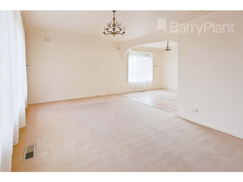 87 Oakwood Avenue, Noble Park North VIC 3174