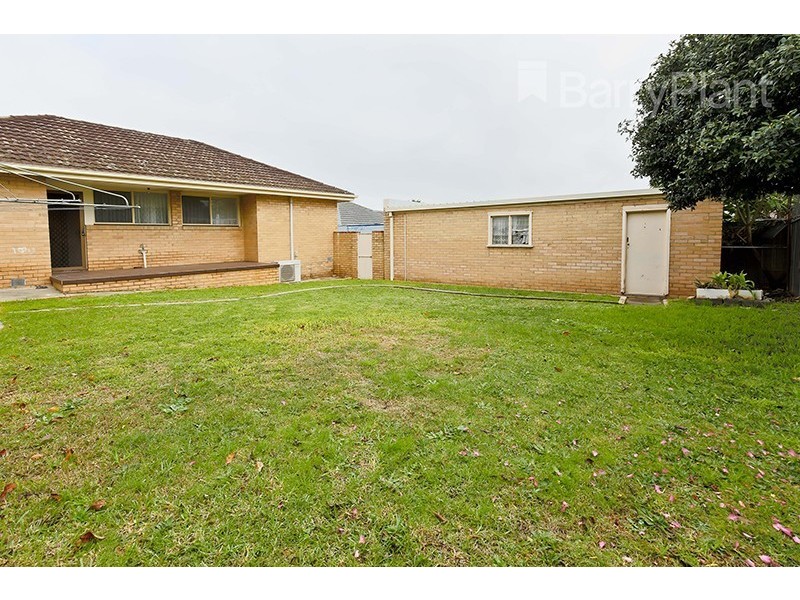 87 Oakwood Avenue, Noble Park North VIC 3174
