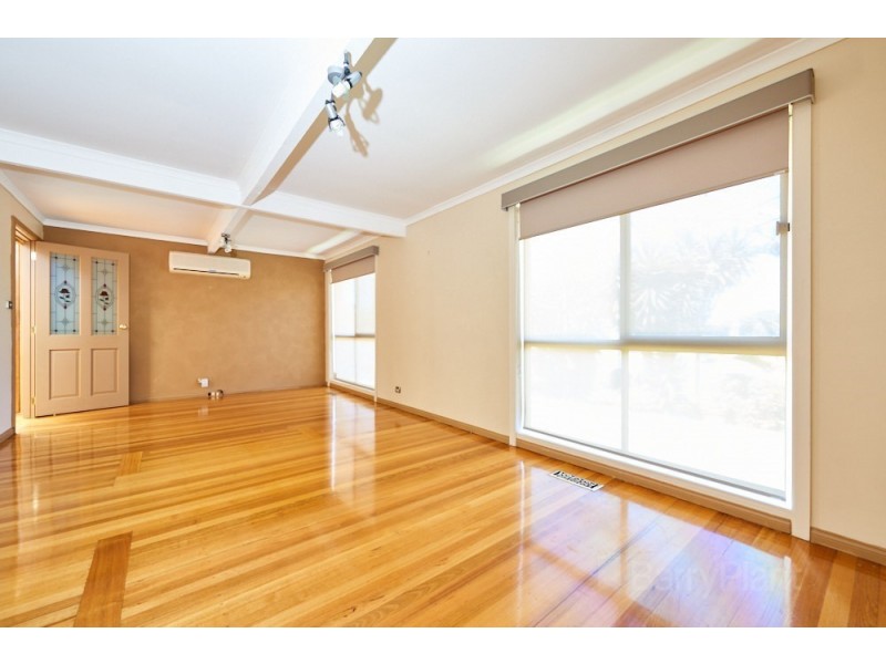 61 Shelton Cres, Noble Park North VIC 3174