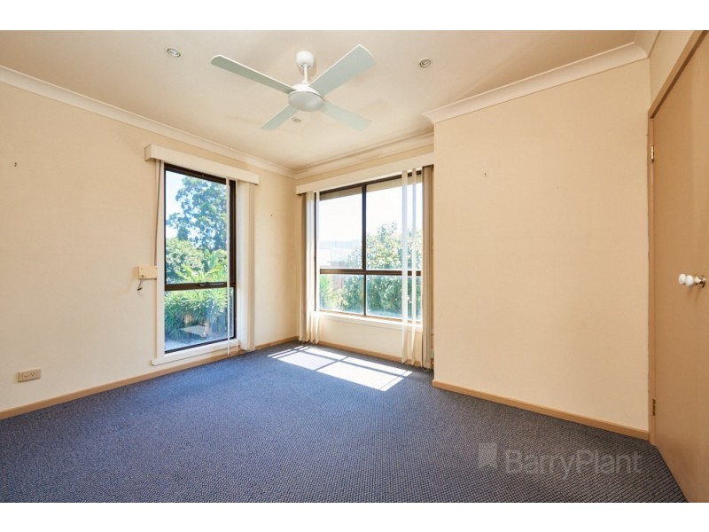 61 Shelton Cres, Noble Park North VIC 3174