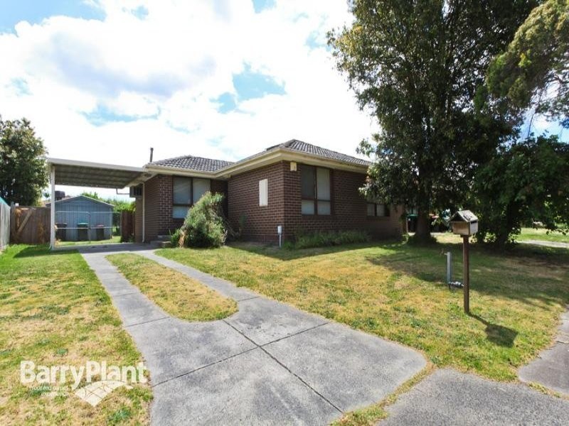 8 Deanswood Close, Keysborough VIC 3173